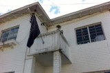 M I A M I, o cómo empezar la casa por el tejado M I A M I, o cómo empezar la casa por el tejado
