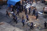La policía desaloja con balas de goma y lacrimógenos una fiesta “ilegal” en Art Basel La policía desaloja con balas de goma y lacrimógenos una fiesta “ilegal” en Art Basel
